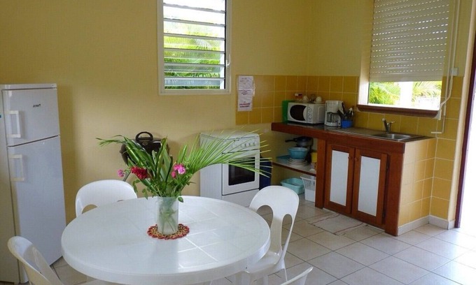 Dubedou House | Coconut tree - quiet place, equipped house, saltwater pool