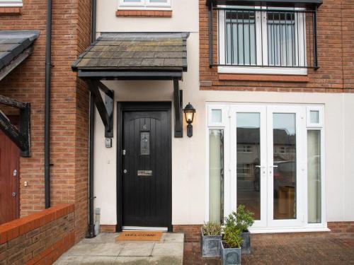 Conwy House | Coed y Felin