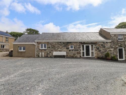 Dinas House | Coetsiws