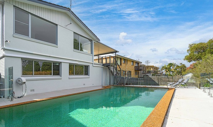 Collaroy House | Collaroy 3Br Beach Home with Large Pool Ground Floor