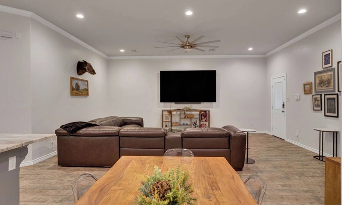 Wellborn House | College Station Gem EV Charger Near A&M