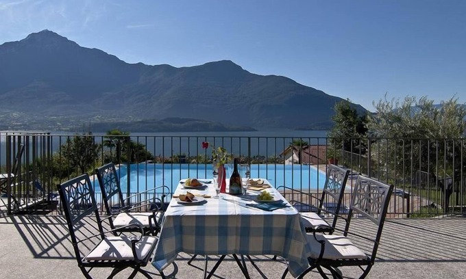 Vercana Apartment | Collina Maurino Holiday Apartment with Pool