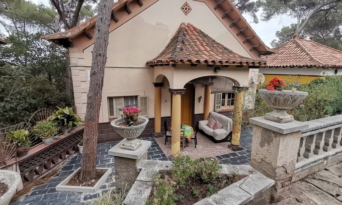 Montcada I Reixac House | Colonial House 20km from the center of Barcelona