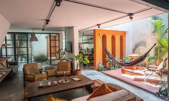 La America Villa | Colonial villa in Laureles