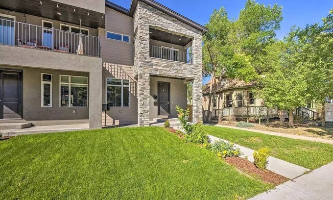 Colorado Springs House | Colorado Avenue Complete Escape