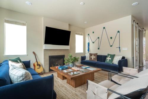 Superior House | Colorado Haven: 5bd - Pool & Foosball - 10min UCB