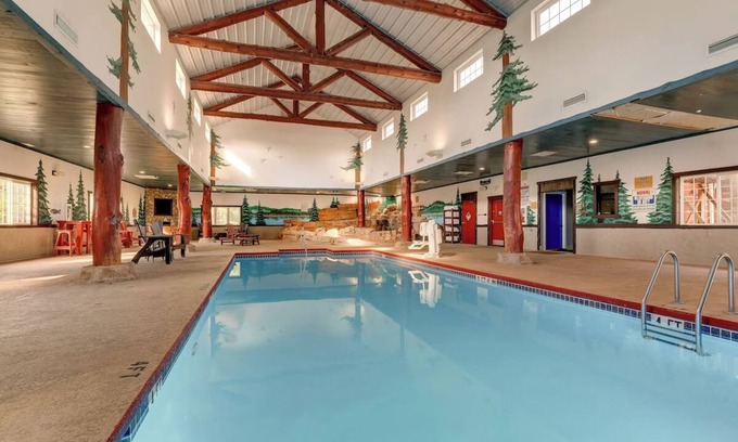 Columbia Hotel | Columbia's Charming Getaway: Rustic Suites with Heated Pools | 2 Units