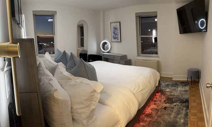 Peachtree Center Condo | Come and enjoy an unforgetable views and best bed ever.