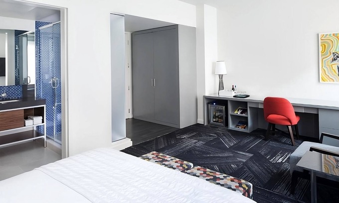 Downtown Minneapolis Hotel | Come Create Memories w/Fun-filled Adventures at this Paradise! 2 Modern Units