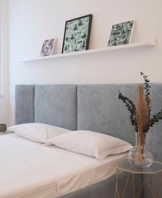 Centro Storico Apartment | ComeCasa 10 Min Walk to Duomo 2BR Family Flat