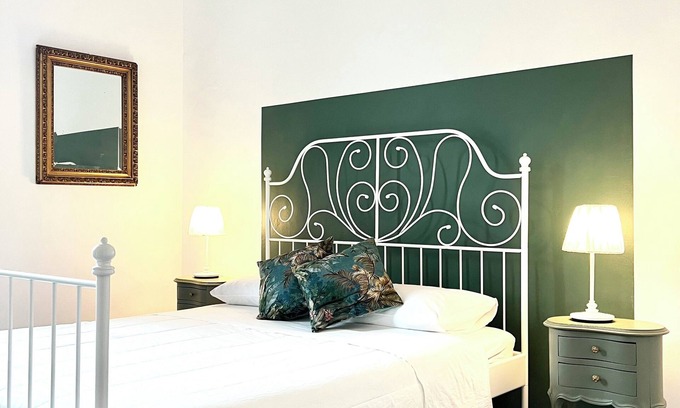Borgo Crimea Apartment | Comecasa Near Piazza Vittorio 2 Bedsroom