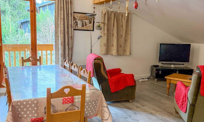 Notre-Dame-de-Bellecombe Apartment | Comfortable apartment for 8 with equipped kitchen in Notre-Dame-de-Bellecombe