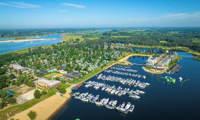 Leuken Apartment | Comfort 4-person water house in the holiday park Landal Marina Resort Well