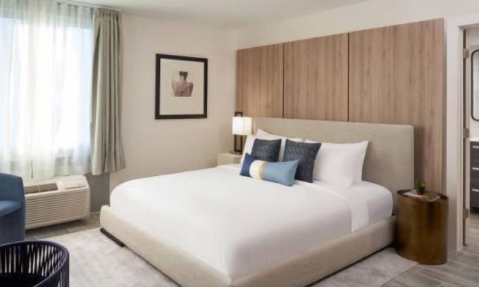 Hillsboro Beach House | Comfort and Convenience! Onsite Pool, Parking, Pets Allowed, Near Beach
