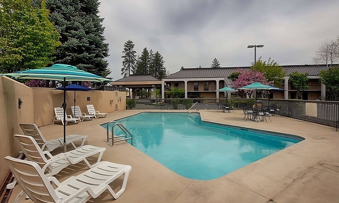 Orchard District Resort | Comfort and Convenience! 2 Relaxing Units! Close to Bend Municipal Airport!