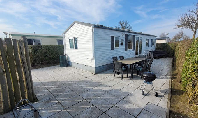 Renesse Ski Chalet | Comfort chalet in Renesse at the 5* Beach & Camping Resort Julianahoeve