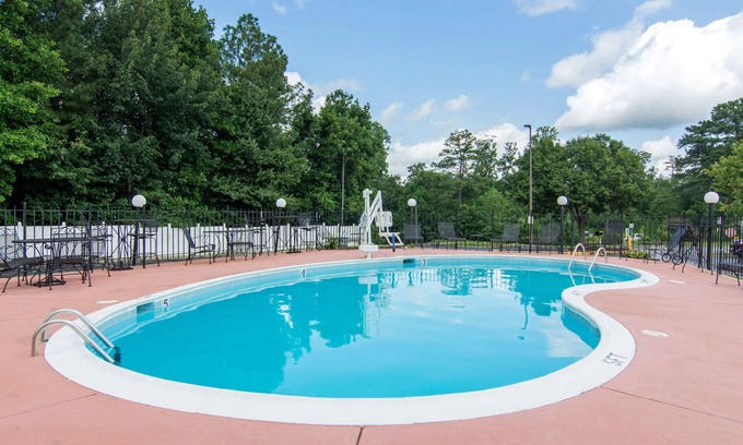 Bermuda Hotel | Comfort Inn Chester - Richmond South