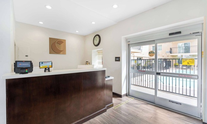 Hawthorne Hotel | Comfort Inn Cockatoo near LAX Airport