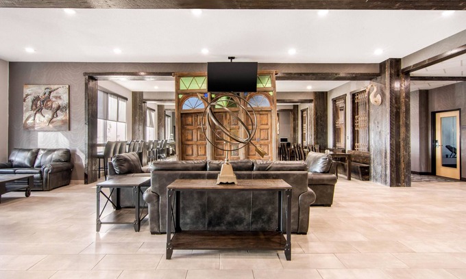 North Battleford Hotel | Comfort Inn & Suites