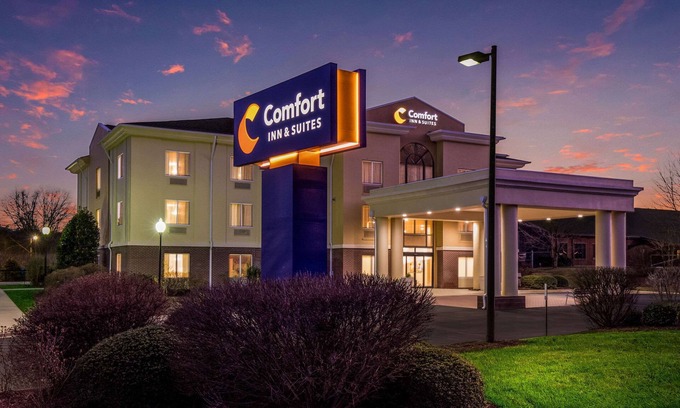 Brevard Hotel | Comfort Inn & Suites Brevard North