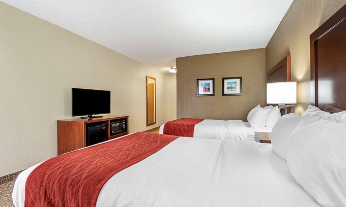 Roselawn Finance Hotel | Comfort Inn & Suites Cincinnati Eastgate