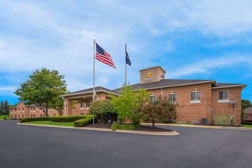 Fenton Hotel | Comfort Inn & Suites Fenton