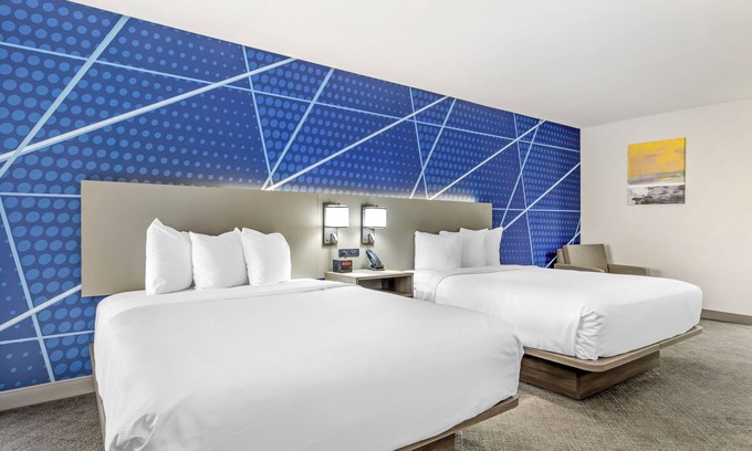 Las Colinas Hotel | Comfort Inn & Suites Irving Las Colinas DFW