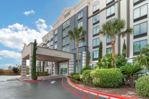 Kenner - Louis Armstrong International Airport Hotel | Comfort Inn & Suites New Orleans Airport North