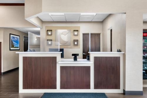 North East Hotel | Comfort Inn & Suites North East