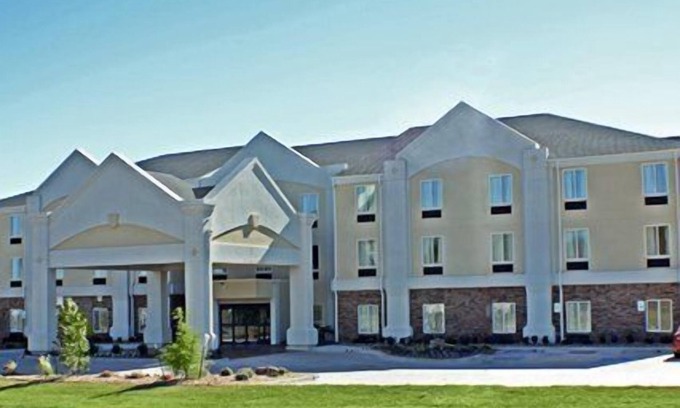 Perry Hotel | Comfort Inn & Suites Perry I-35