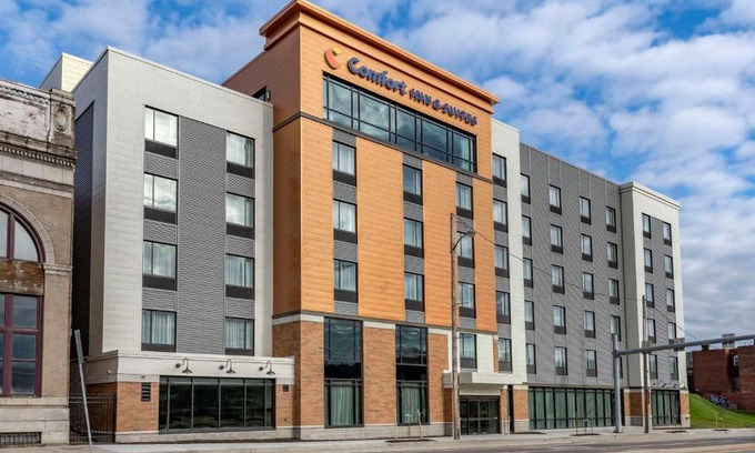 East Allegheny Hotel | Comfort Inn & Suites Pittsburgh-Northshore