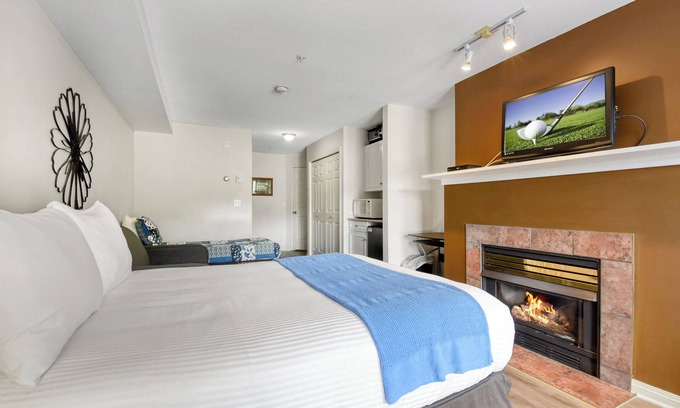 Quail Ridge Apartment | Comfort Studio With Kitchenette - 210B