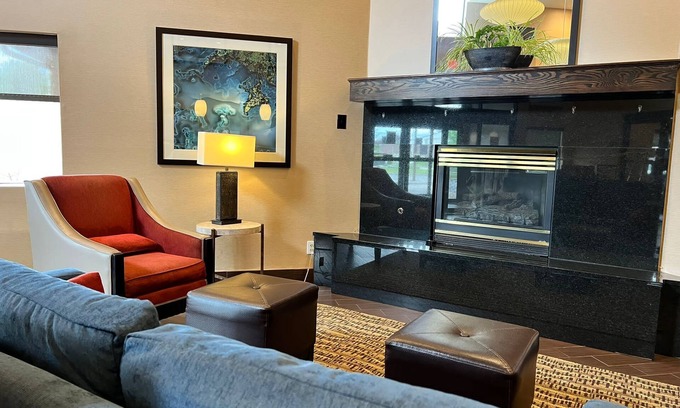 Jeffersontown Hotel | Comfort Suites Louisville East