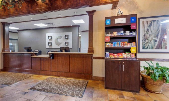 Marshall Hotel | Comfort Suites Marshall