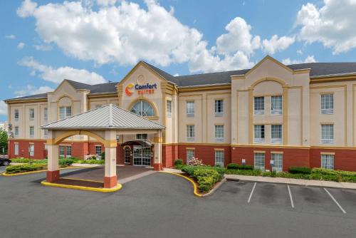Newark Hotel | Comfort Suites Newark - Harrison