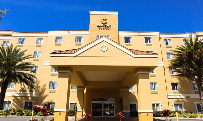 Fellowship Hotel | Comfort Suites Ocala North