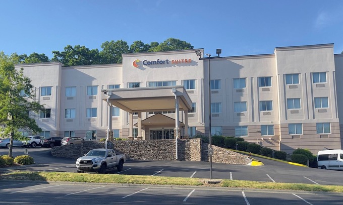 Southeast Raleigh Hotel | Comfort Suites Raleigh Walnut Creek