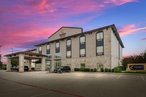 Granbury Hotel | Comfort Suites