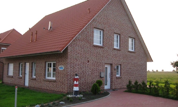Dornumersiel House | Comfort vacation home/DHH with 3 bedrooms (max. 6 pers.) close to the beach WLAN free