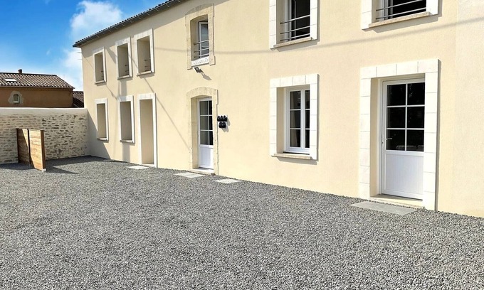 Anglade Apartment | Comfortable 2-bedroom apartment near Blaye, ideal for workers/vacationers