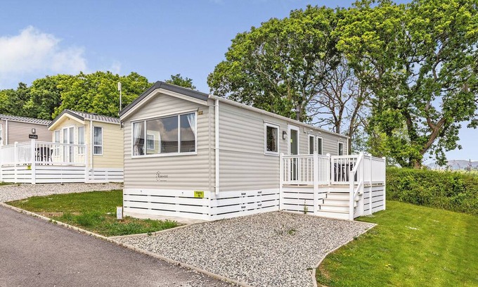 Hewas Water House | Comfortable and spacious caravan with one double and one twin.