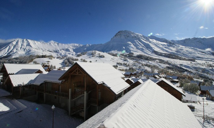 Albiez-le-Vieux Apartment | Comfortable Apartment 4/6 beds with a view 250m from the slopes