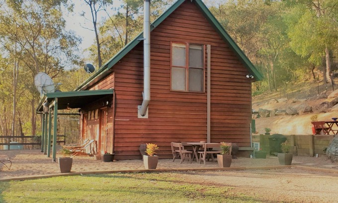Lower Portland Cabin | Comfortable cabin ideal for couples or families