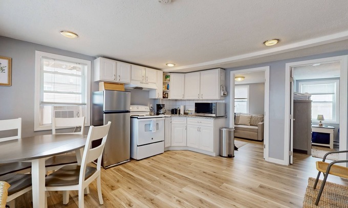 Hampton Condo | Comfortable condo with partial AC, and high-speed WiFi.