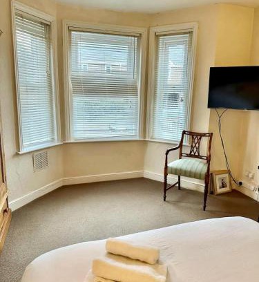 Branksome House | Comfortable, cosy room near town