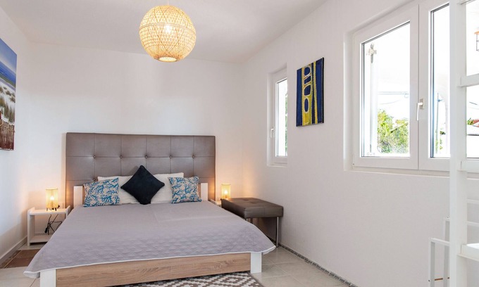 Cesarica Apartment | Comfortable family-sized apartman for family or friends. Private beach