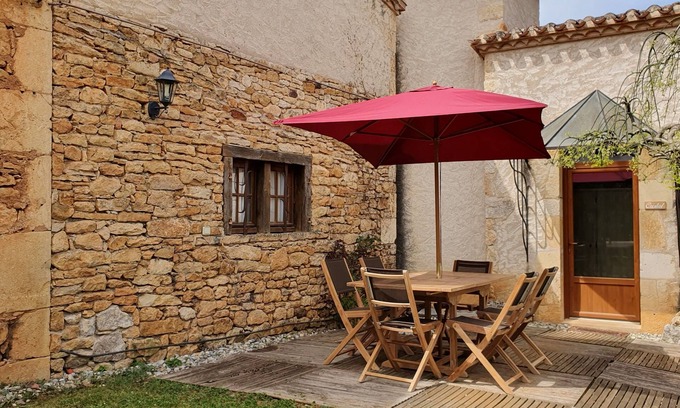 Puy-l'Eveque Cottage | Comfortable gîte for 6 people