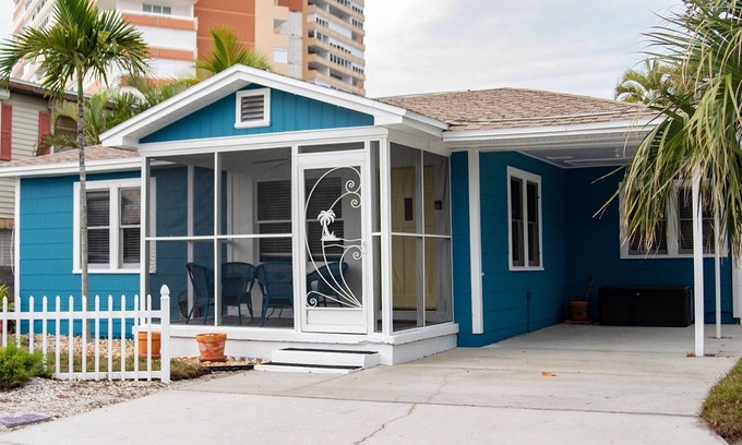 Redington Shores Cottage | Comfortable Gulfside Beach Cottage - UPDATED! - Beautifully decorated