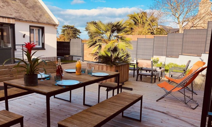 Sibiril House | Comfortable holiday home with a spacious terrace area near the sea