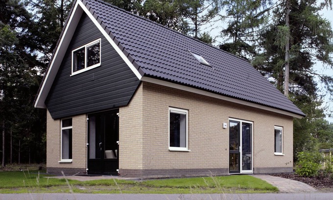 Hooghalen House | Comfortable holiday home with dishwasher in a nature reserve